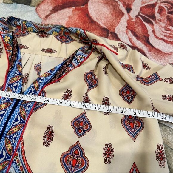 Vintage (tagless) long sleeve v-neck top w/boho print - Picture 12 of 13